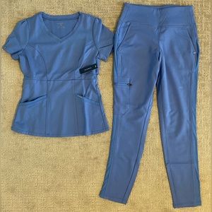 NWT Jaanuu ciel blue scrub set size XS